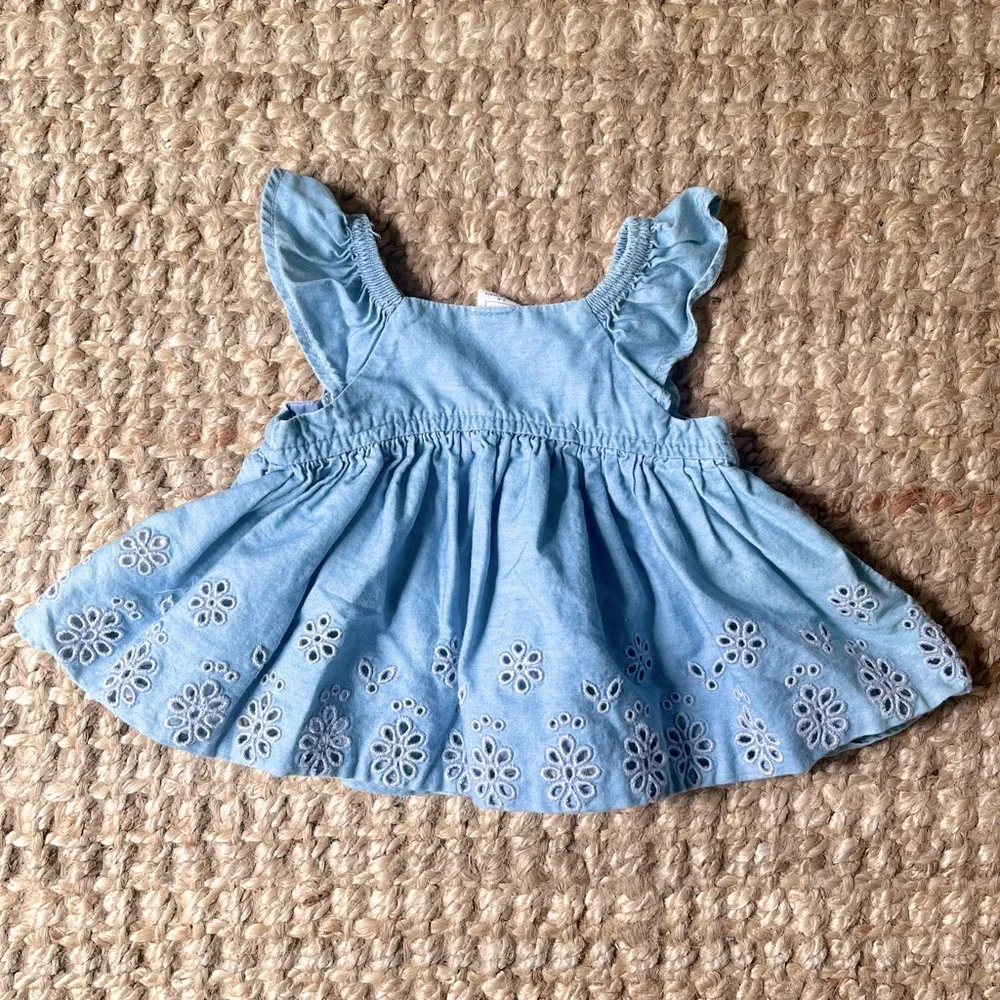 ❄️ baby gap eyelet dress - Picture 1 of 9